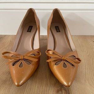 Joan & David kitten heel